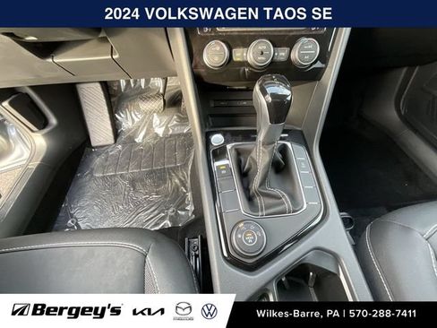 Used 2024 Volkswagen Taos SE w/ Black Wheel Plus Package AWD/4WD image 13