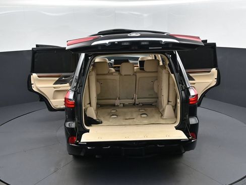 Used 2017 Lexus LX 570 4WD image 50