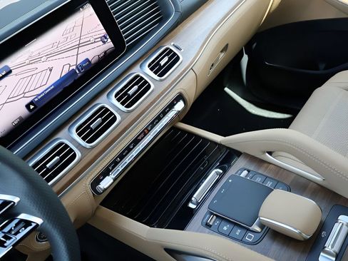 New 2026 Mercedes-Benz GLS 450 4MATIC image 20