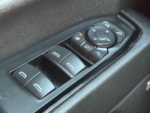 Used 2024 GMC Sierra 2500 AT4 image 25