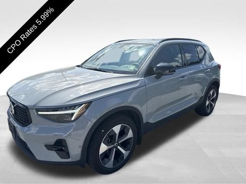 Certified 2024 Volvo XC40 B5 Plus w/ Protection Package Premier AWD/4WD image 23