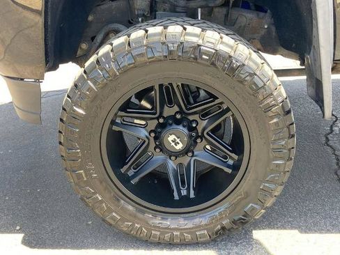 Used 2018 GMC Sierra 2500 Denali w/ Duramax Plus Package AWD/4WD image 28