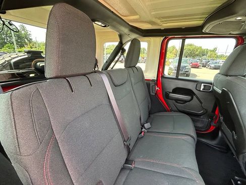 Used 2024 Jeep Wrangler Unlimited Rubicon AWD/4WD image 41