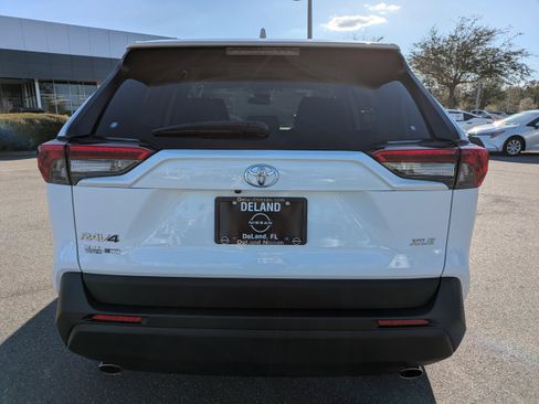 Used 2025 Toyota RAV4 XLE image 5