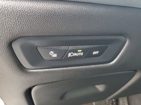 Used 2025 BMW X5 xDrive50e image 13