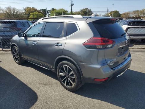 Used 2018 Nissan Rogue SL w/ Premium Package image 2