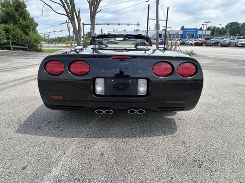 Used 2004 Chevrolet Corvette Convertible w/ Preferred Equipment Group RWD image 7