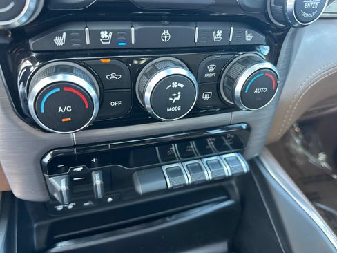 Used 2019 RAM 1500 Limited AWD/4WD image 23