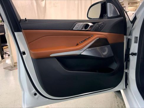 New 2026 BMW X7 M60i image 10