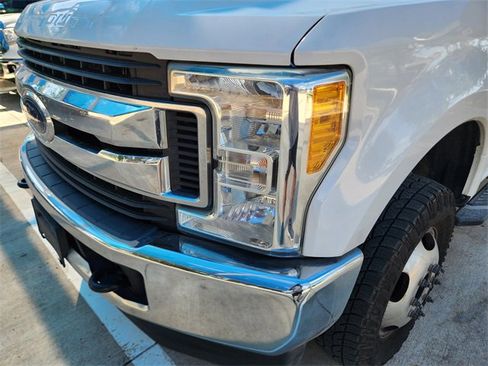Used 2017 Ford F350 XL w/ STX Appearance Package AWD/4WD image 8