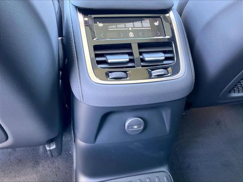 New 2026 Volvo XC90 T8 Plus w/ Protection Package AWD/4WD image 16