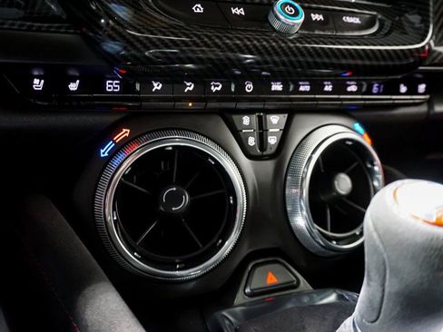 Used 2018 Chevrolet Camaro ZL1 image 30