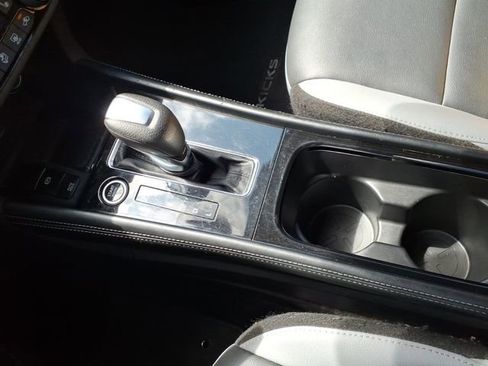 Used 2023 Nissan Kicks SR w/ SR Premium Package FWD image 27