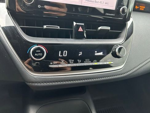Used 2021 Toyota Corolla SE image 25