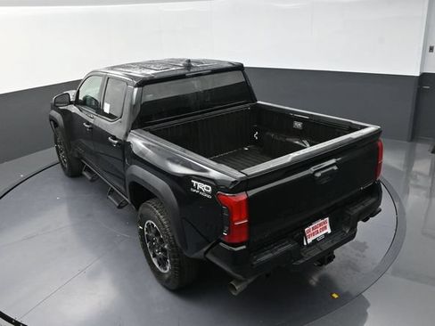 Used 2025 Toyota Tacoma TRD Off-Road AWD/4WD image 16