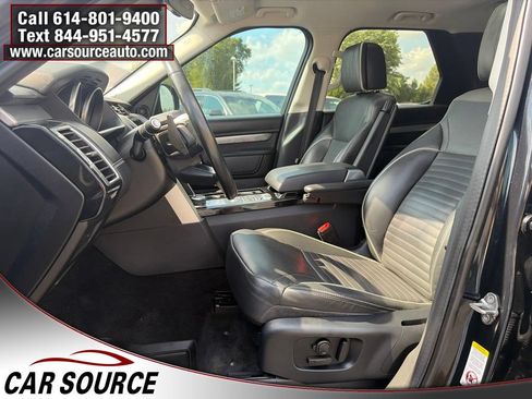 Used 2017 Land Rover Discovery First Edition AWD/4WD image 16