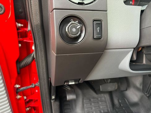 Used 2016 Ford F550 4x4 Regular Cab Super Duty image 23