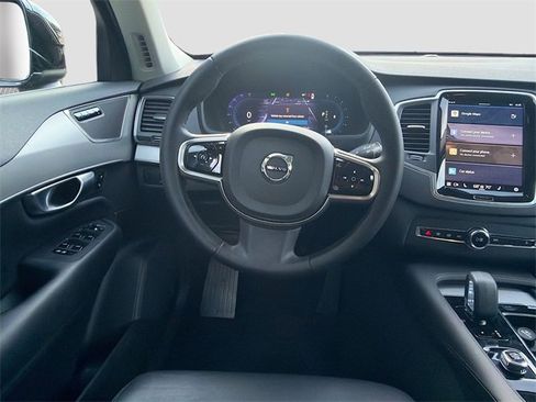 Used 2024 Volvo XC90 B5 Core image 17