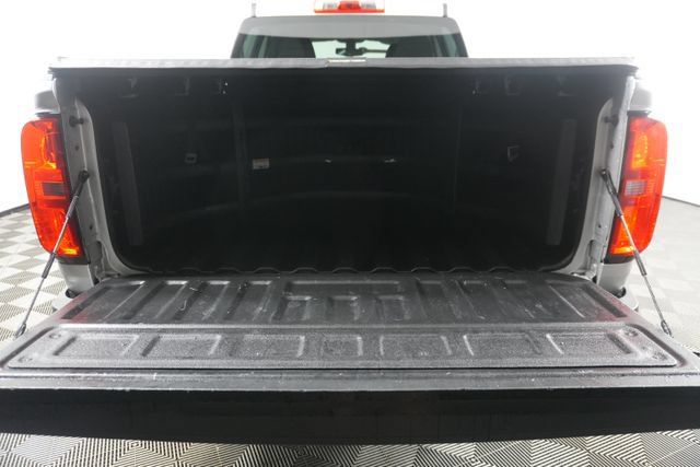 Used 2018 Chevrolet Colorado LT w/ Redline Special Edition AWD/4WD image 9