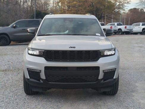 New 2025 Jeep Grand Cherokee L Limited w/ Black Appearance Package AWD/4WD image 8