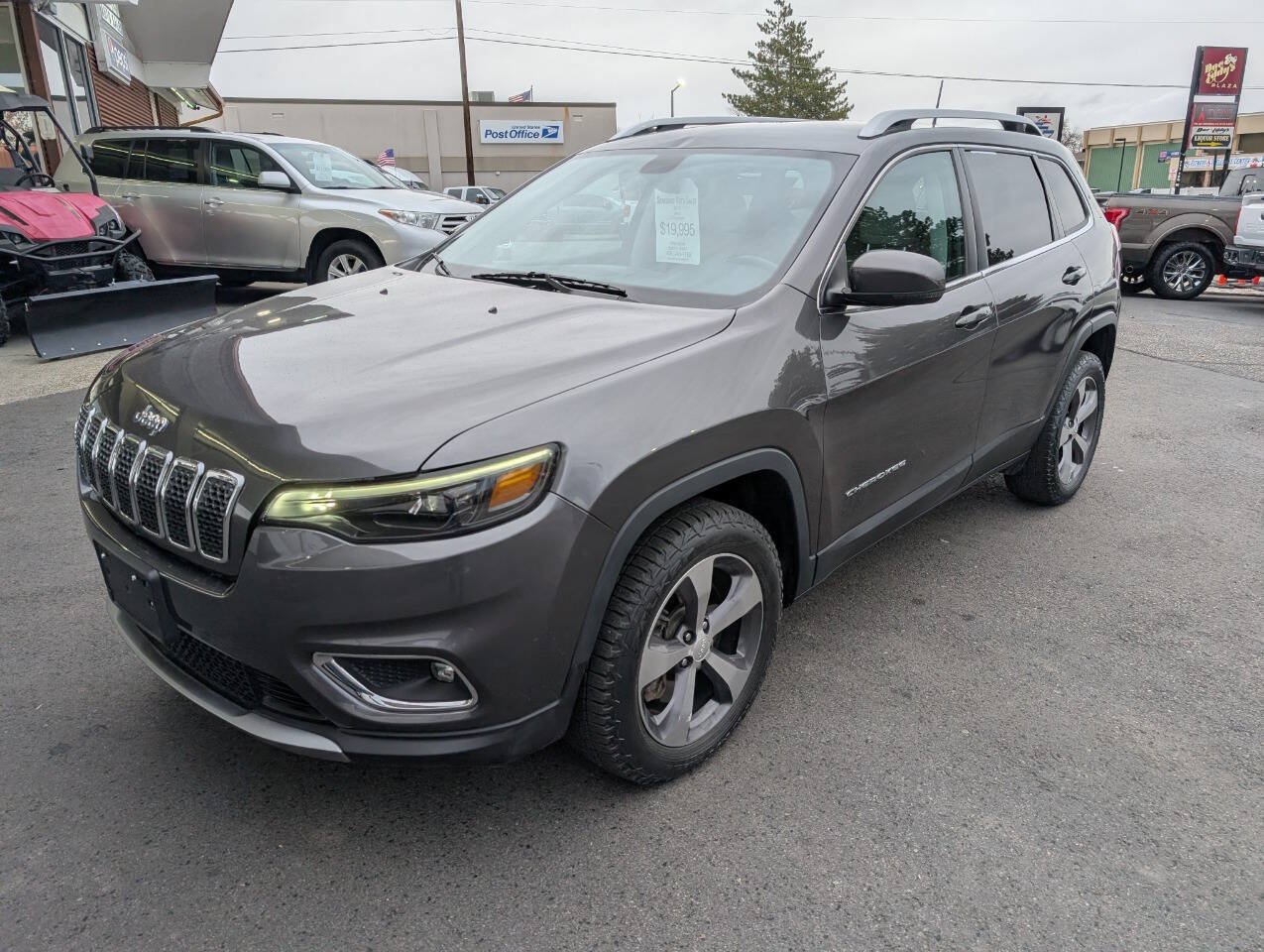 Used 2019 Jeep Cherokee Limited w/ Trailer Tow Group AWD/4WD image 3