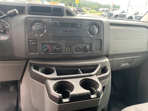 Used 2009 Ford E-350 and Econoline 350 Extended Super Duty RWD image 13