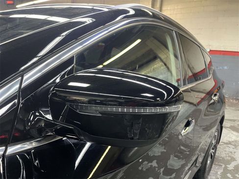 Used 2024 Nissan Murano SV image 11