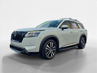 Used 2024 Nissan Pathfinder Platinum