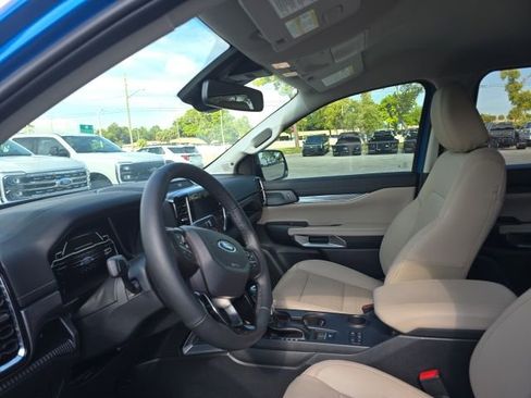 Used 2025 Ford Ranger Lariat RWD image 11