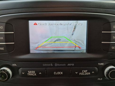 Used 2016 Kia Soul + FWD image 21