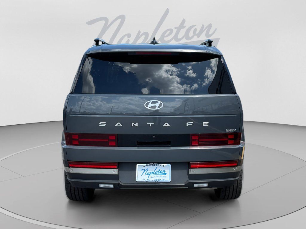 Used 2025 Hyundai Santa Fe Limited FWD image 4