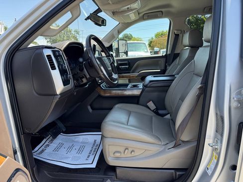 Used 2017 GMC Sierra 3500 SLT w/ Duramax Plus Package AWD/4WD image 9