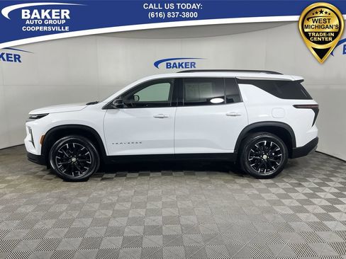 Certified 2025 Chevrolet Traverse LT w/ Sun and Wheel Package image 6