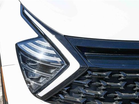 Used 2025 Kia Sportage X-Line image 10