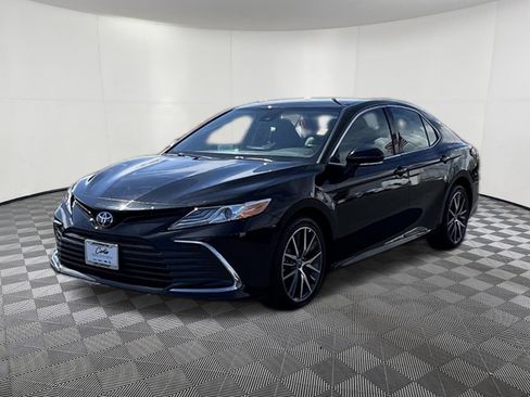 Used 2023 Toyota Camry XLE w/ Cold Weather Package image 3