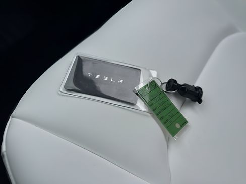 Used 2023 Tesla Model Y Long Range AWD/4WD image 24