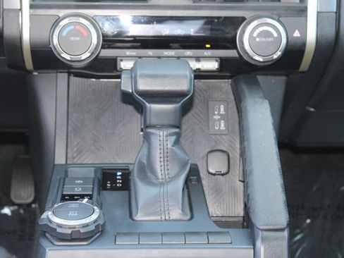 Used 2024 Toyota Tacoma SR5 AWD/4WD image 22