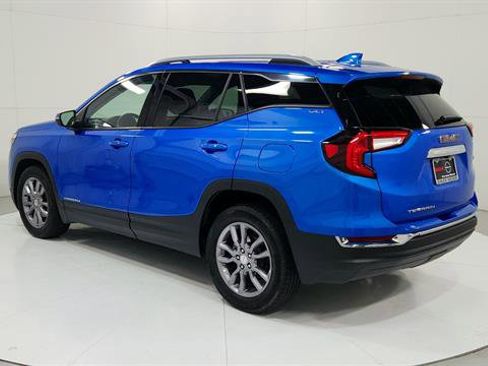 Used 2024 GMC Terrain SLT image 6