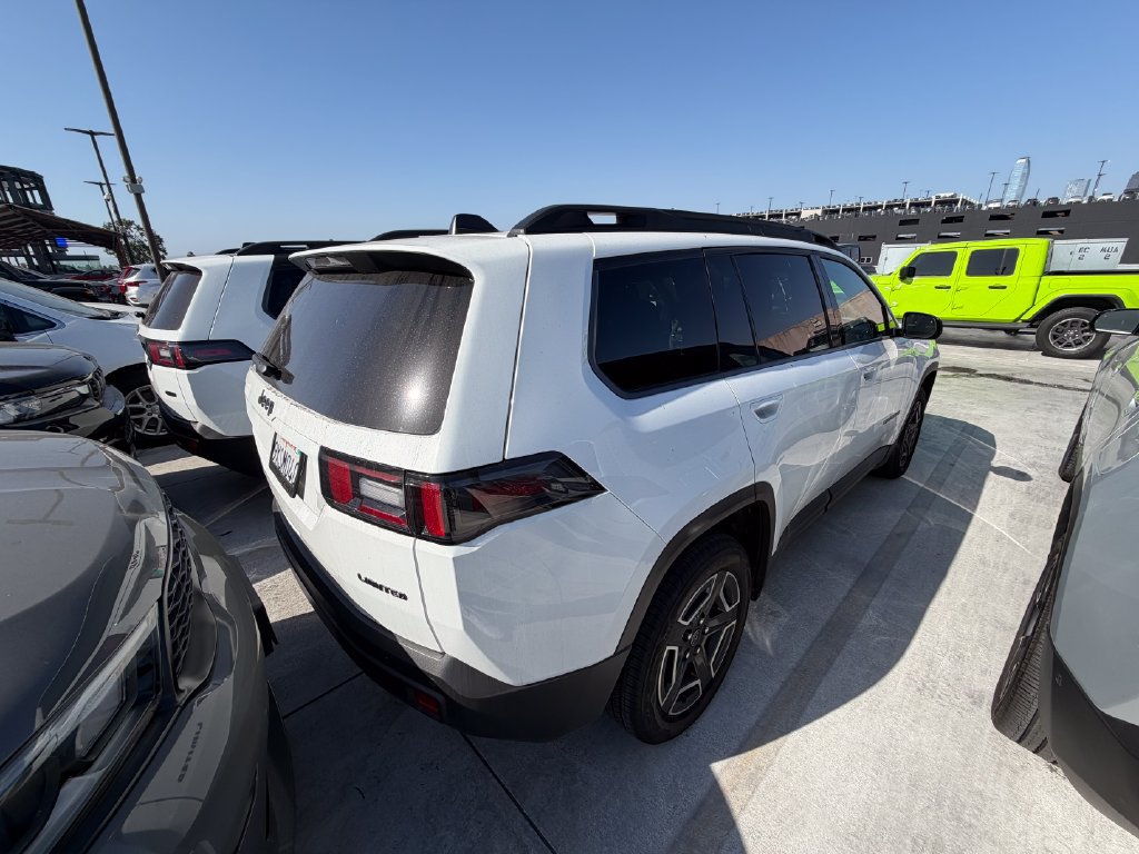 Used 2026 Jeep Cherokee Limited AWD/4WD image 2