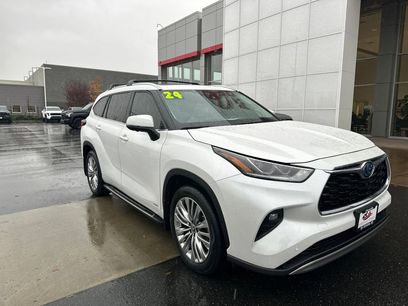 Used 2024 Toyota Highlander Platinum
