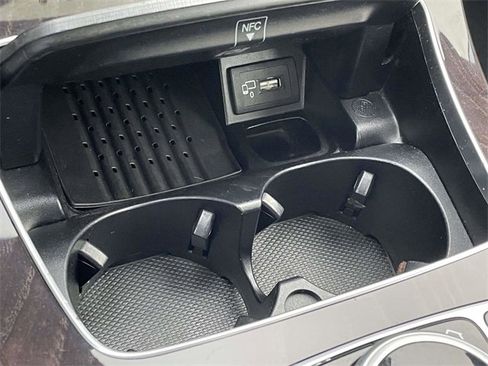 Used 2019 Mercedes-Benz E 300 4MATIC image 31