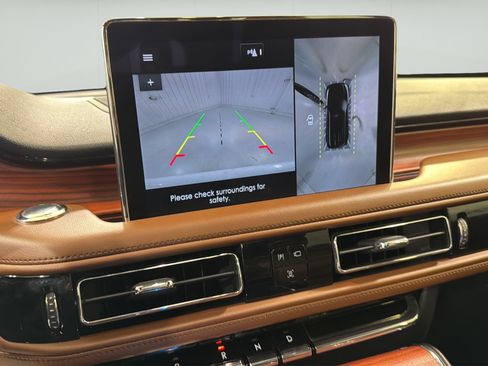 Used 2024 Lincoln Aviator Reserve w/ Elements Package Plus RWD image 16