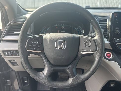 Used 2018 Honda Odyssey EX image 18