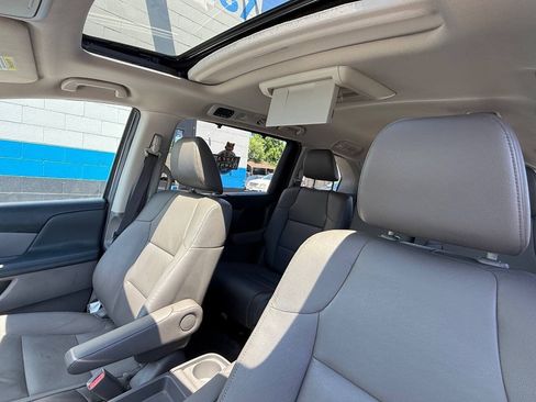 Used 2015 Honda Odyssey Touring image 11