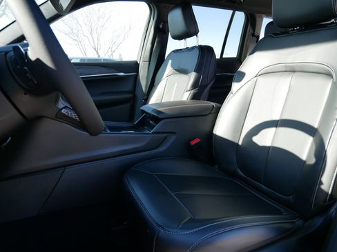 New 2026 Jeep Grand Cherokee Limited AWD/4WD image 9