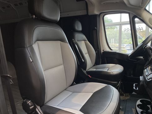 Used 2026 RAM ProMaster 2500 w/ Convenience Group FWD image 32