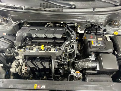 Used 2025 Hyundai Venue SEL FWD image 32