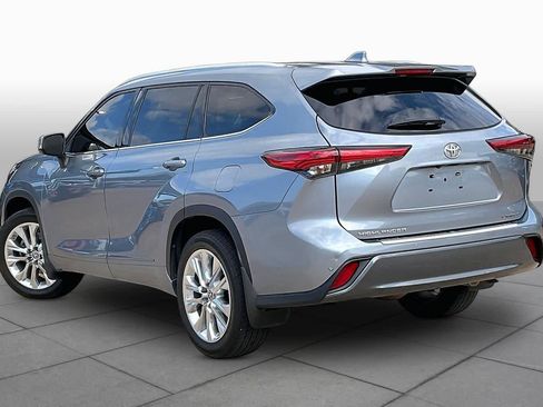 Used 2021 Toyota Highlander Limited FWD image 13