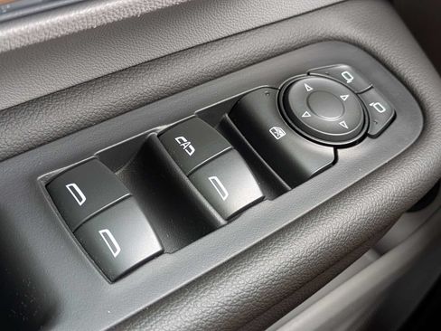 Used 2023 GMC Terrain SLT w/ Infotainment Package II FWD image 26