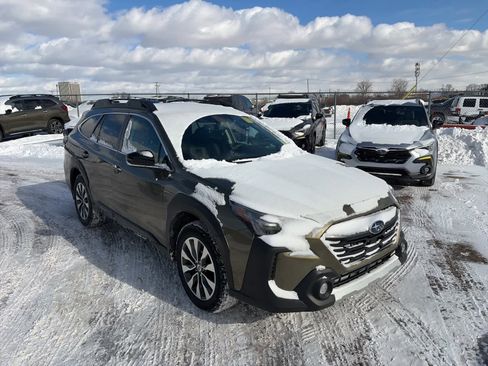 Used 2023 Subaru Outback Limited image 4
